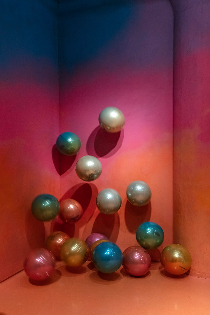 floating balls at the color factory nyc