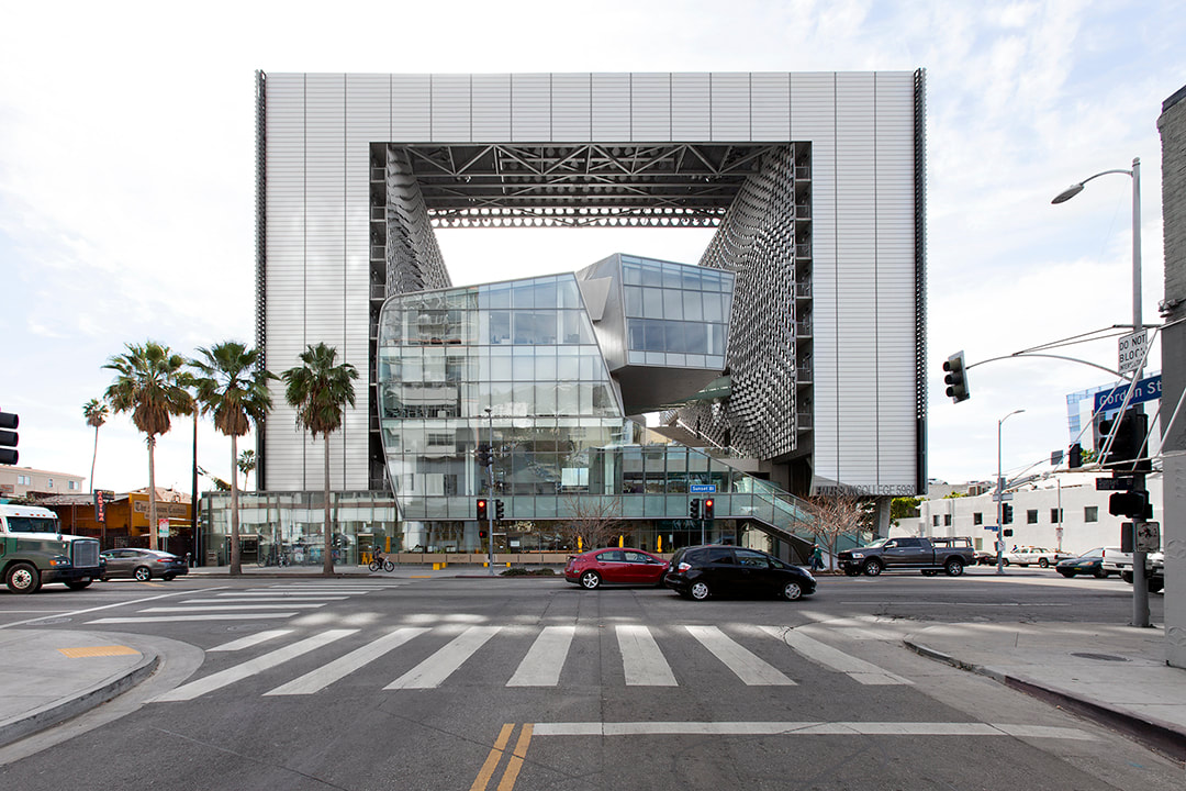 front elevation of emerson college in los angeles by morphosis architects, krista jahnke photography